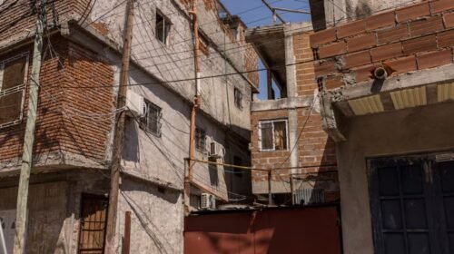Déficit habitacional en la Argentina: casi 6 millones de hogares sufren problemas de vivienda y estas son las provincias más golpeadas