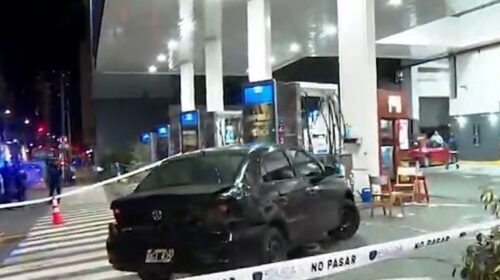 No quisieron cargarle gas, discutió y apuñaló a dos personas en una estación de servicio en Recoleta