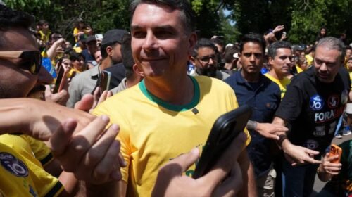 “Espero que pronto podamos empezar a trabajar juntos”: el mensaje de apoyo de Javier Milei a Flávio Bolsonaro