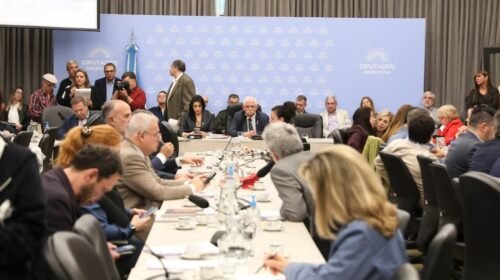 Tras aceptar modificaciones, el Gobierno logró dictamen para el proyecto Malvinas y sesionaría el 12 de noviembre