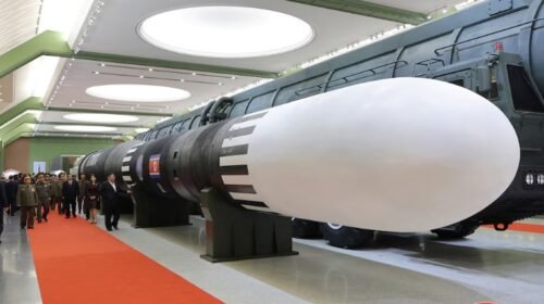 Corea del Norte exhibió el Hwasong-20: el nuevo misil intercontinental que puede alcanzar Estados Unidos